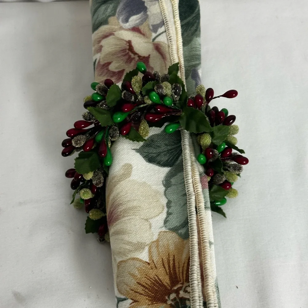 Festive Green and Red Mini Wreaths, Napkins Holder, Christmas, Holiday